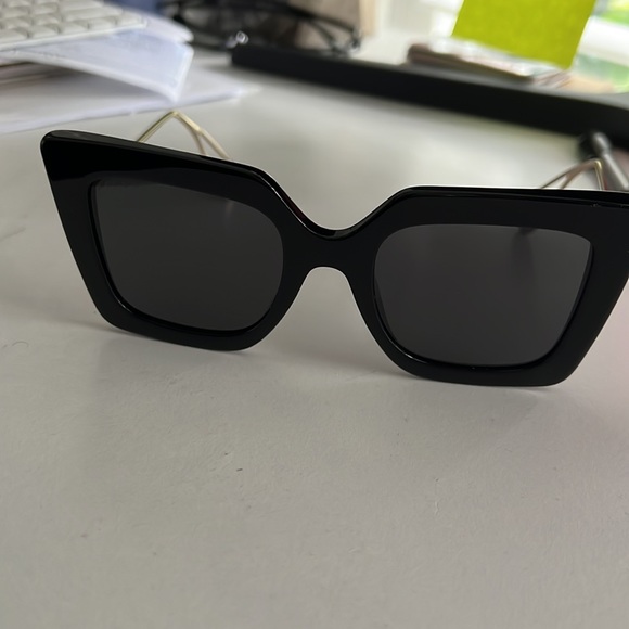 Gucci Interlocking G Logo Oversize Sunglasses - Picture 5 of 11